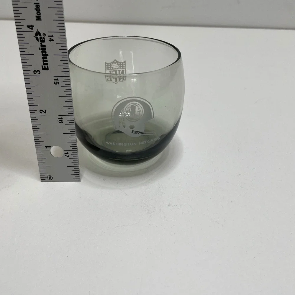 Vintage Washington Redskins NFL Smoked Glass Tumbler‎ Helmet Logo Grey Etched